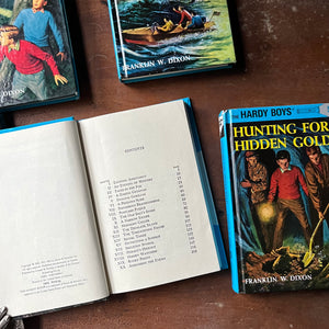 vintage children's chapter books, vintage adventure books for boys - The Hardy Boys Mysteries Starter Set-First Five Volumes written by Franklin W. Dixon - view of the contents page