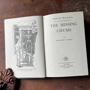 vintage children's chapter book, vintage adventure book for boys, homeschool library - The Hardy Boys Mysteries #4 The Missing Chums written by Franklin W. Dixon - view of the title page