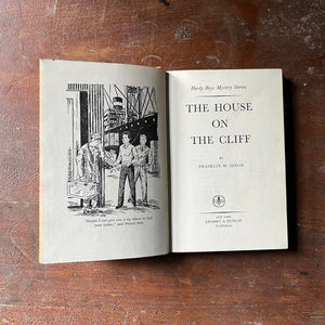 vintage children's chapter book, vintage adventure book for boys, homeschool library - The Hardy Boys Mysteries Book #2:  The House on the Cliff written by Franklin W. Dixon - view of the title page