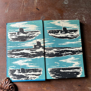 vintage children's history book, vintage chapter book, The Real Book About Series - The Real Book About Submarines by Samuel Epstein & Beryl Williams with illustrations by Manning deV. Lee - view of the inside cover