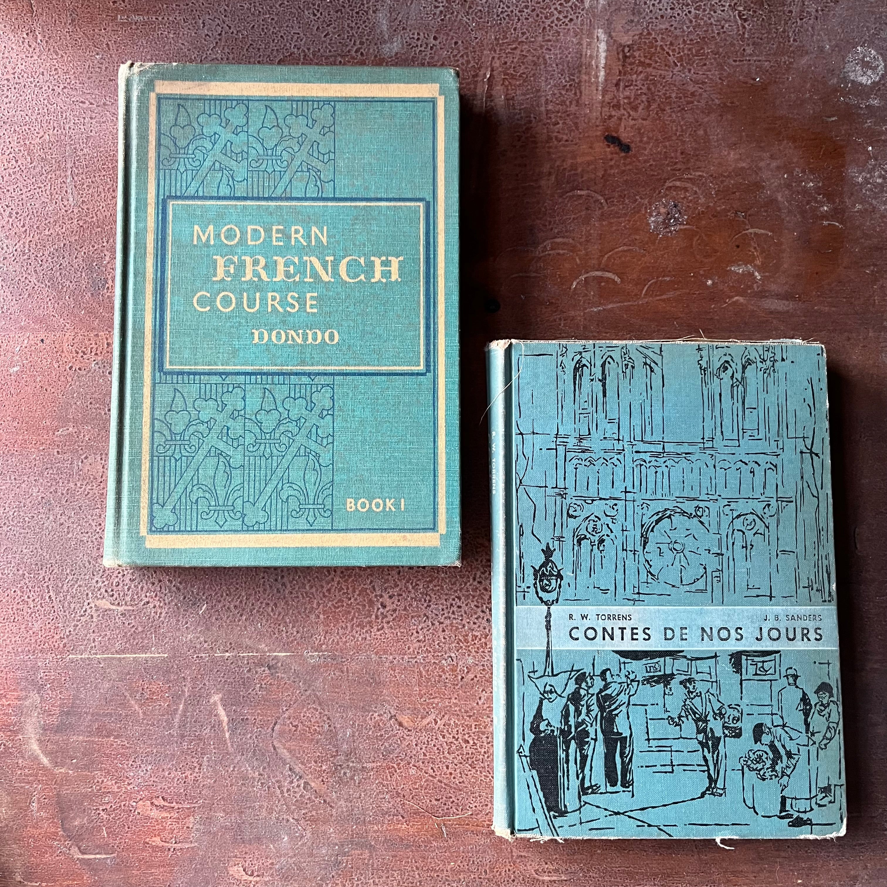 Log Cabin Vintage – vintage non-fiction – vintage French books – book stack – Learn French Book Stack - vintage stack of five french grammar books some written in French - view of the front covers