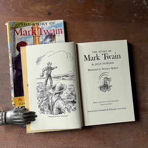 Signature Series The Story of Mark Twain - 1953 Children's Chapter Book - view of the title page