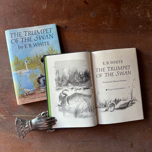 The Trumpet of the Swan by E. B. White with Illustrations by Edward Frascino - view of the title page