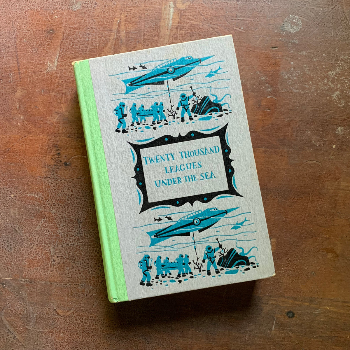 Twenty Thousand Leagues Under The Sea by Jules Verne - A 1956 Junior Deluxe Editions - Front Cover